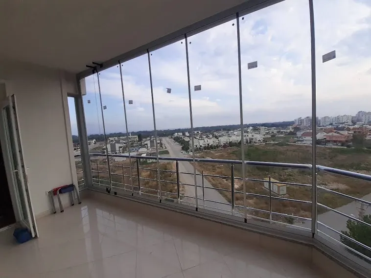 Ilıca giyotin cam balkon uygulaması