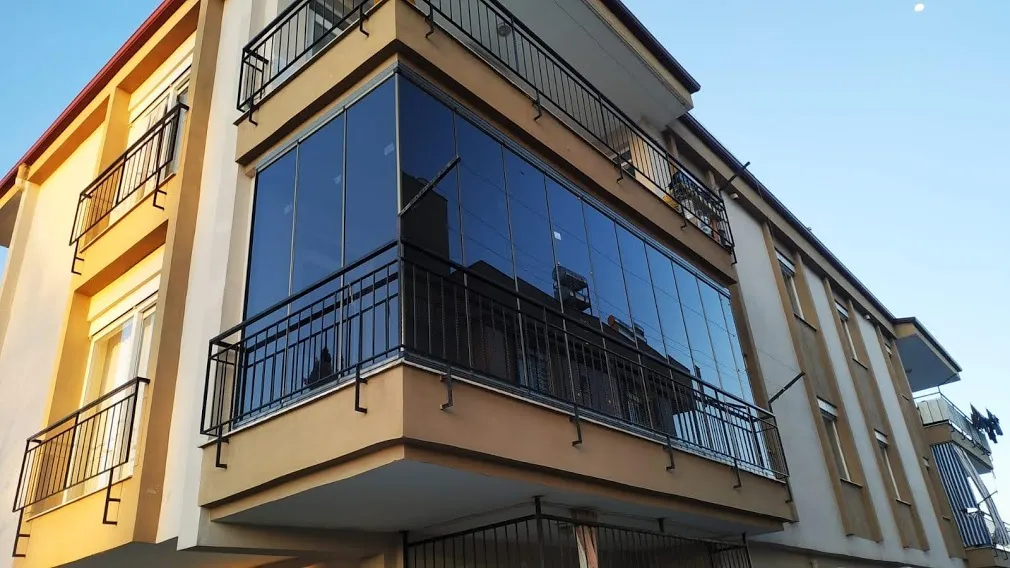 Kızılot cam balkon uygulaması